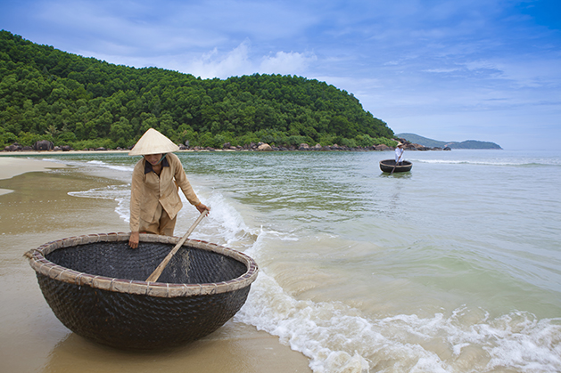 47233772-h1-laguna_lang_co_fh_0612_fishing_village_9303
