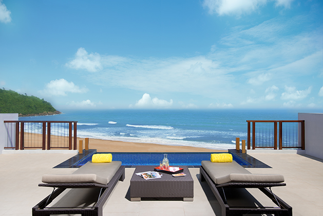 52158643-h1-anvnlc_sn_0213_groom_2bdloft_sky_pool