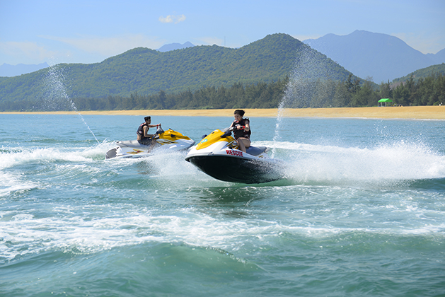 55383918-h1-anvnlc_sn0513_miscel_jetski_7