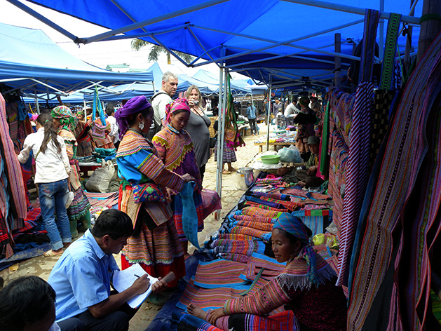 sunday-market-2